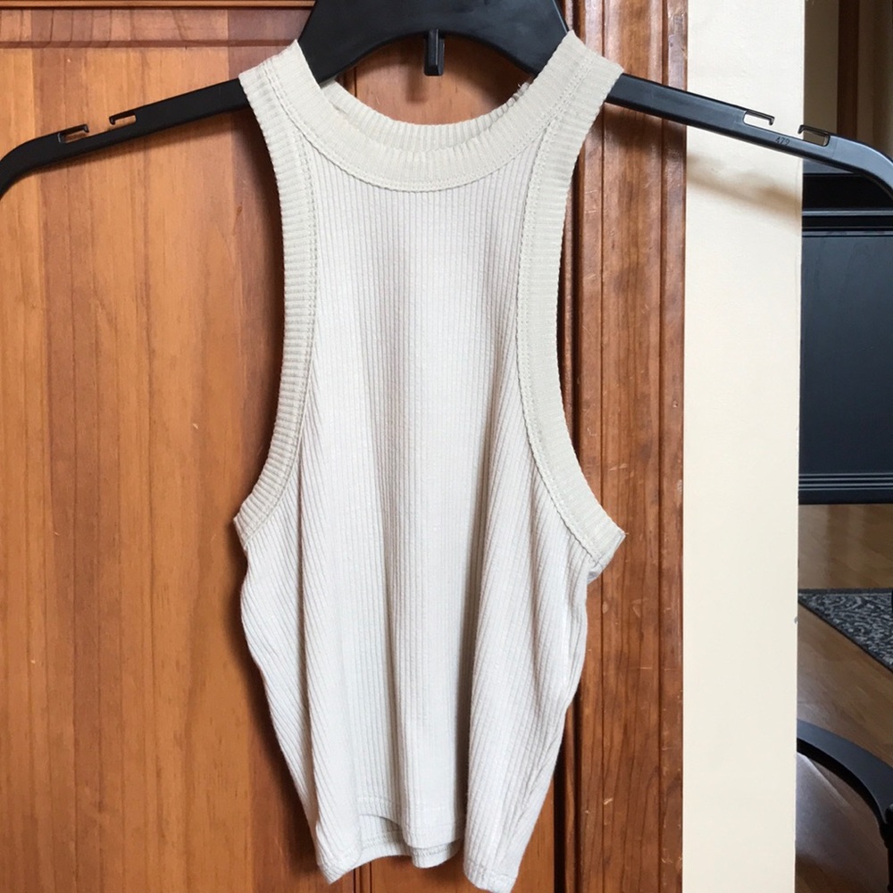 Ribbed, fitted sleeveless crop top